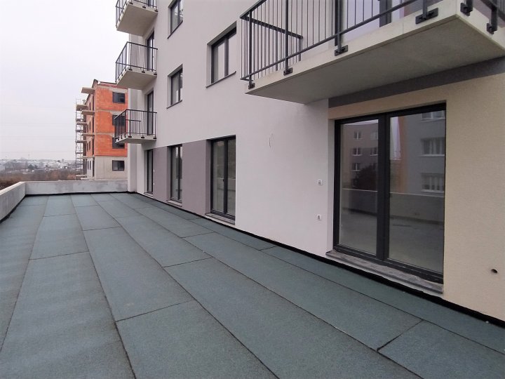 2.12.2021 - Práce na terasách u věží domu A zahájeny!